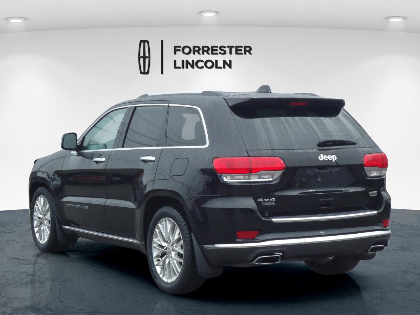 Used 2017 Jeep Grand Cherokee Summit AWD/4WD image 5