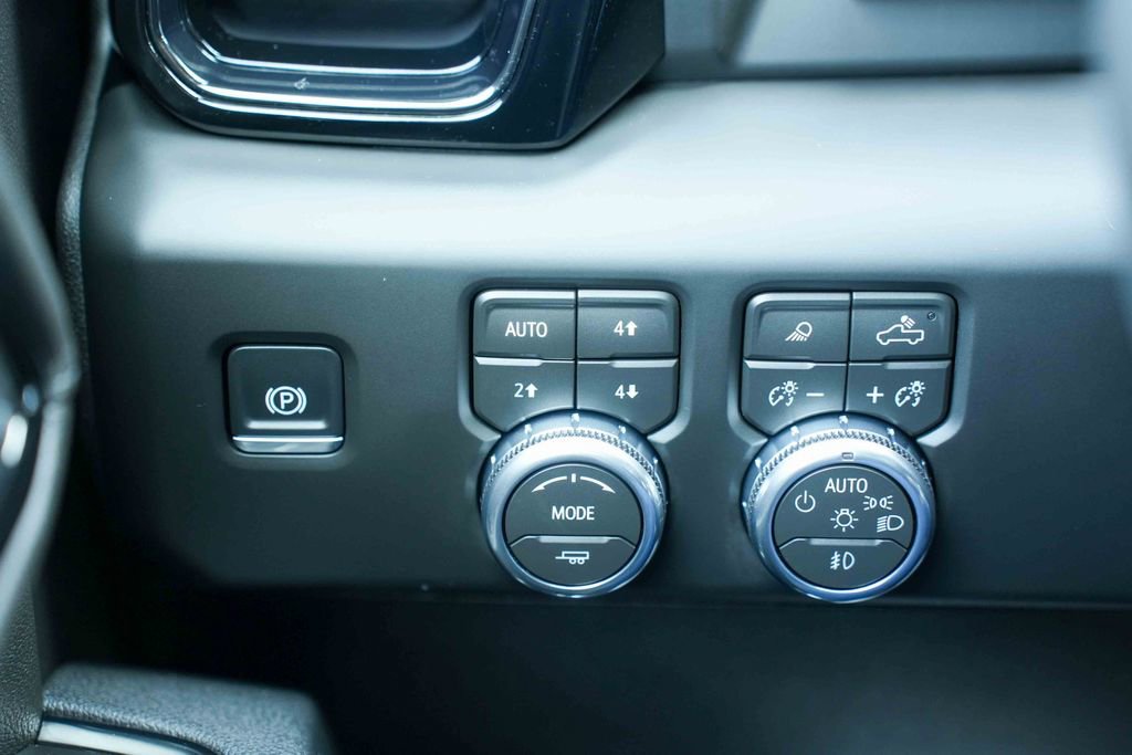 Used 2026 GMC Sierra 2500 AT4 w/ AT4 Premium Plus Package image 32