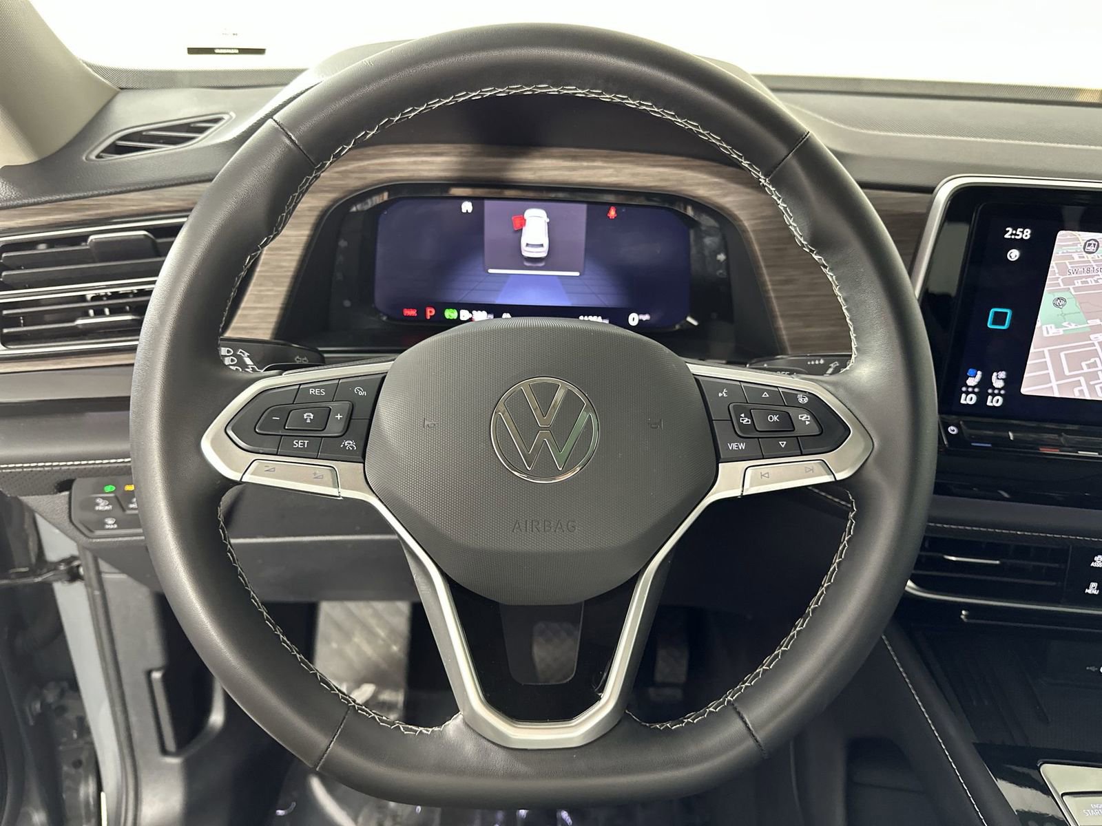 Used 2025 Volkswagen Atlas SEL AWD/4WD image 14