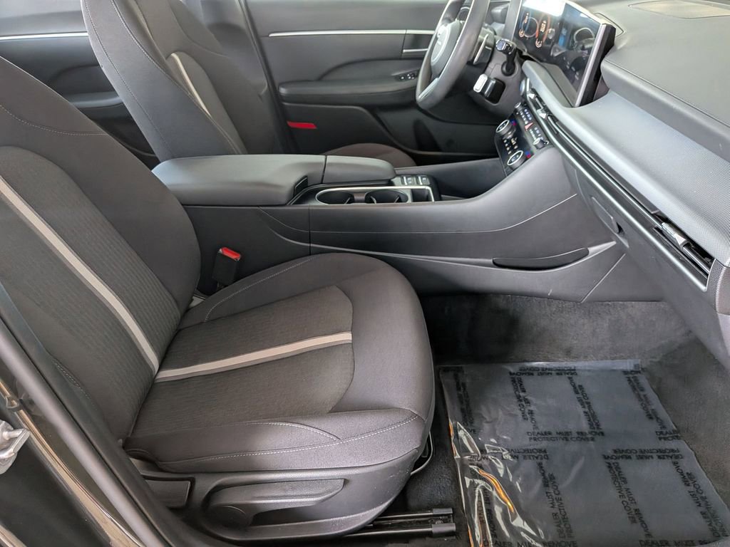 Used 2025 Hyundai Sonata SEL FWD image 30