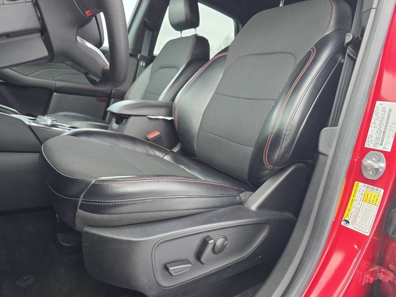 Used 2023 Ford Escape ST-Line image 24