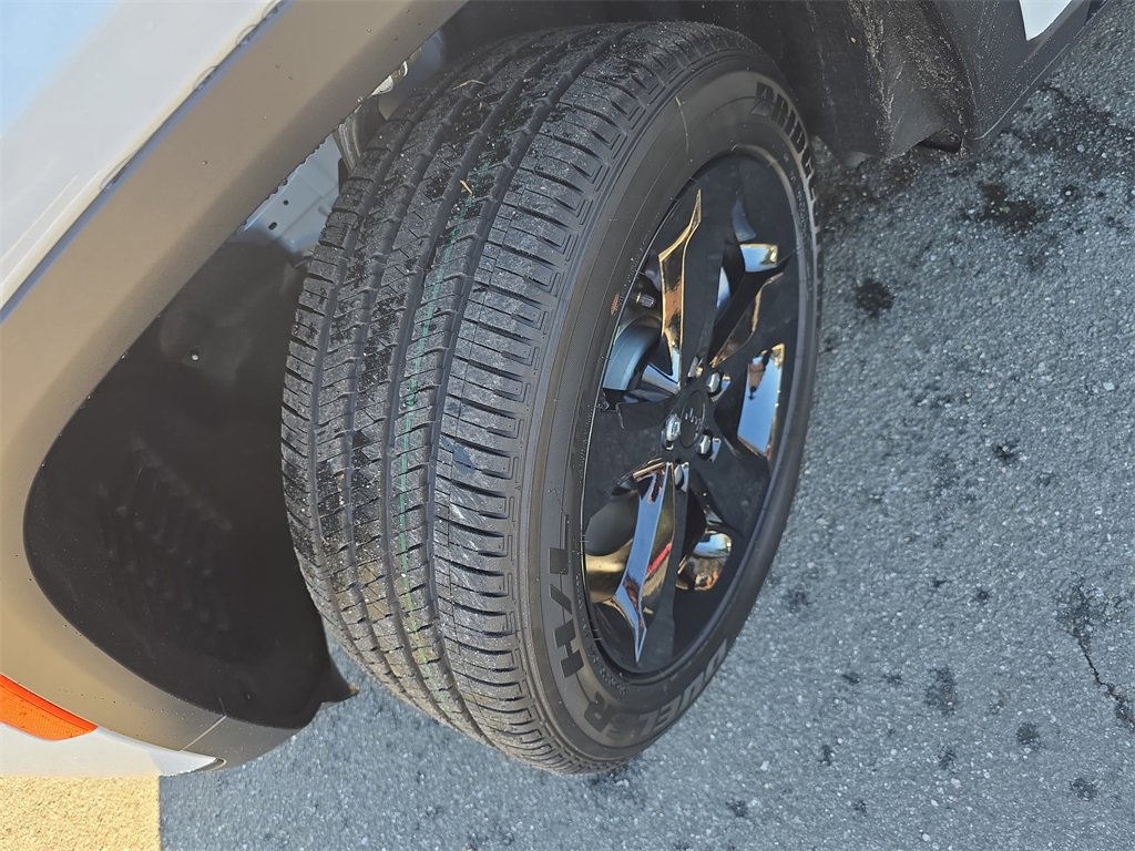 New 2025 Jeep Grand Cherokee L Altitude image 34