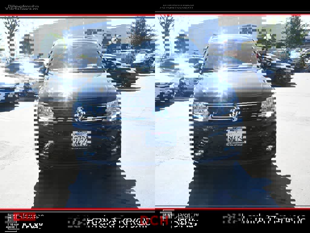 Used 2021 Volkswagen Tiguan SE R-Line image 2