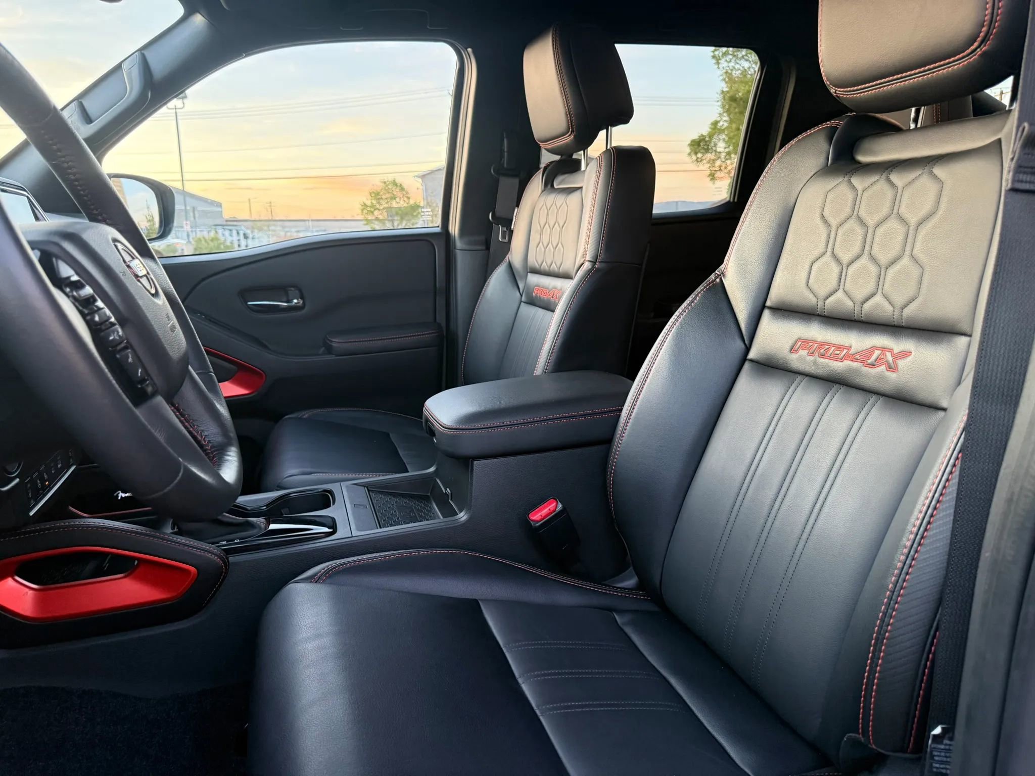 Used 2024 Nissan Frontier PRO-4X w/ Pro Premium Package image 10