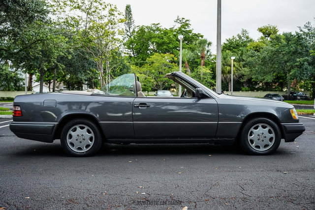 Used 1995 Mercedes-Benz E 320 Convertible image 7