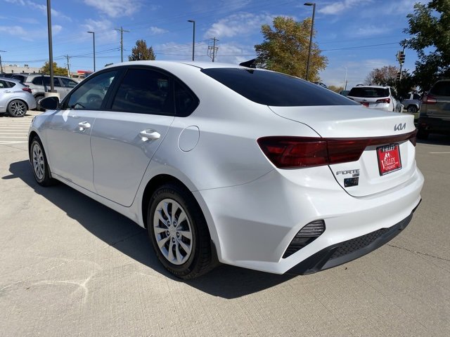 Used 2022 Kia Forte Sedan image 3