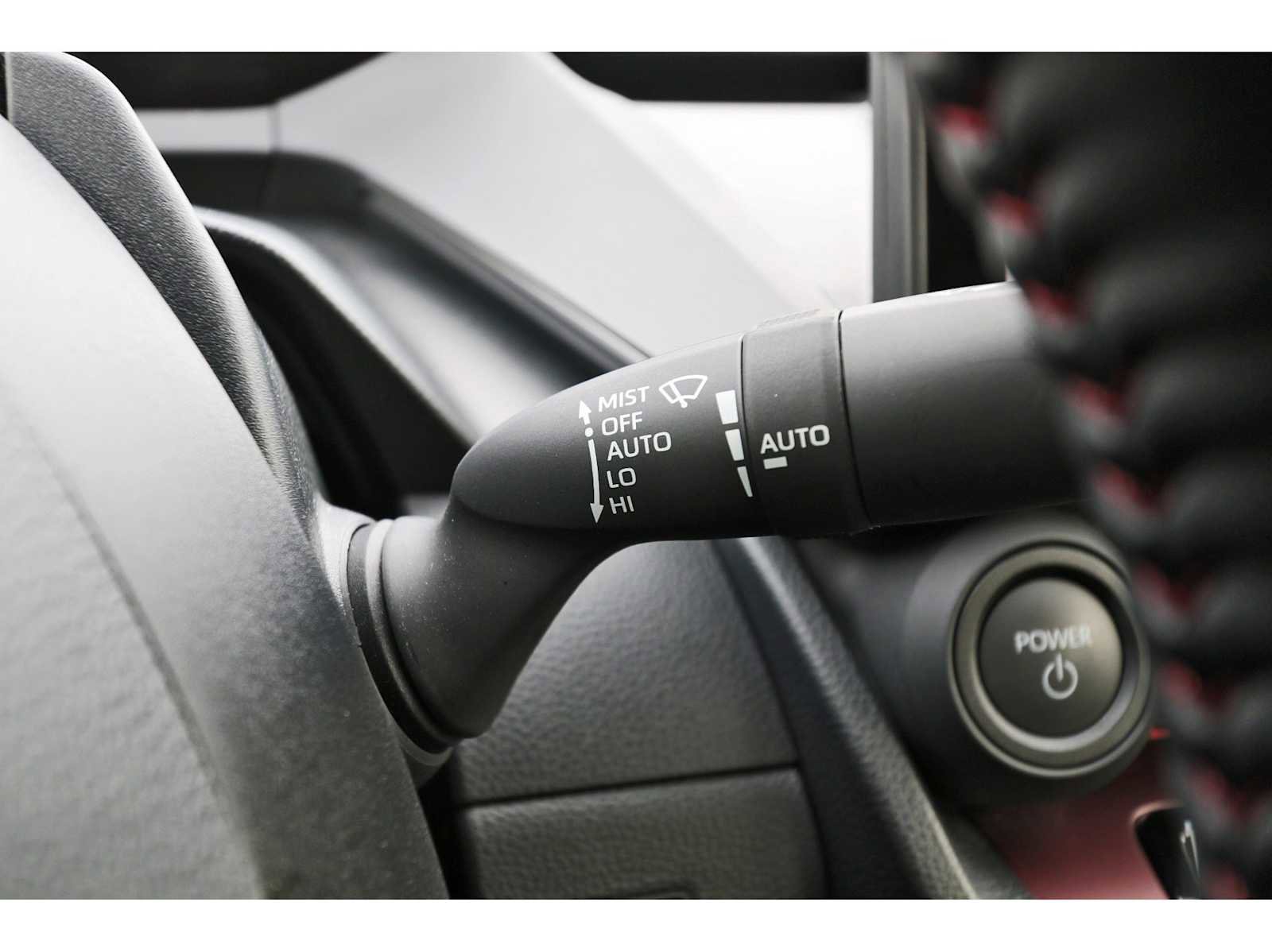 Used 2025 Toyota Prius XSE image 18