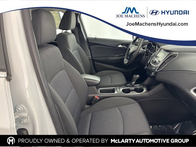 Used 2018 Chevrolet Cruze LT w/ Convenience Package image 23