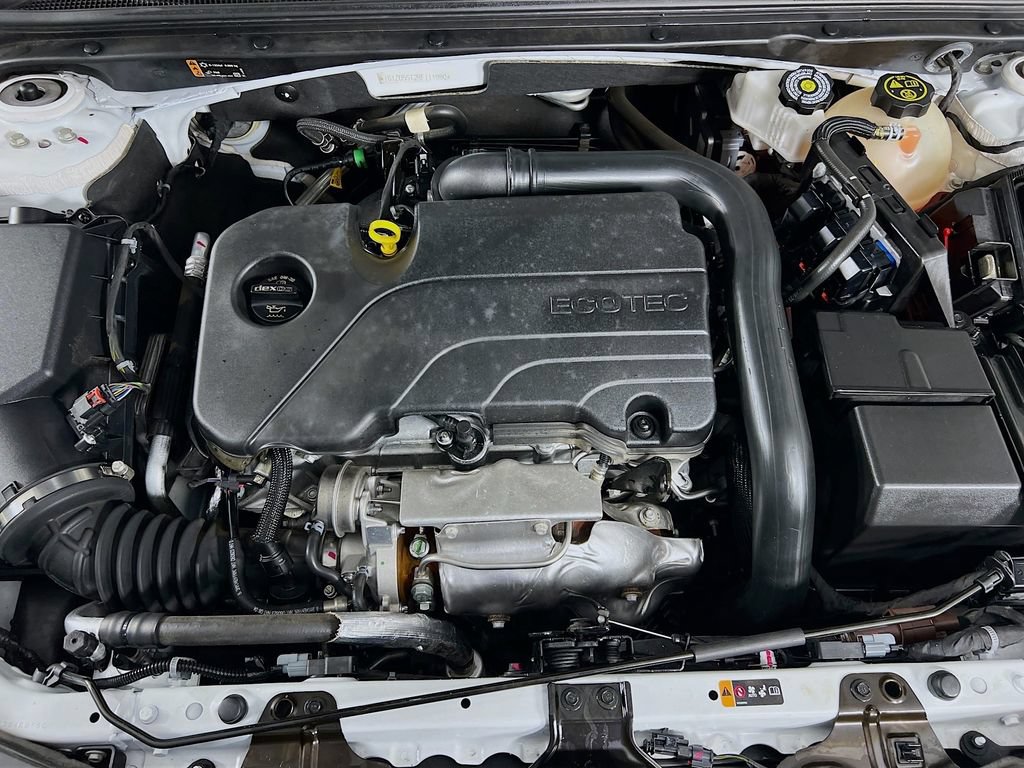 Used 2024 Chevrolet Malibu LT FWD image 30