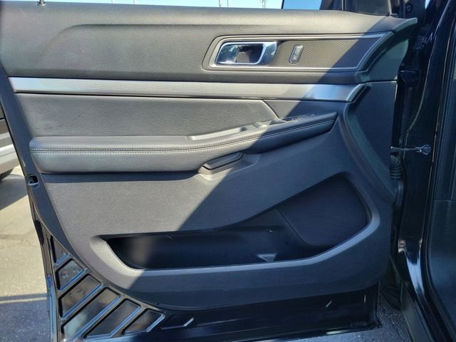 Used 2019 Ford Explorer XLT w/ Equipment Group 201A FWD image 21