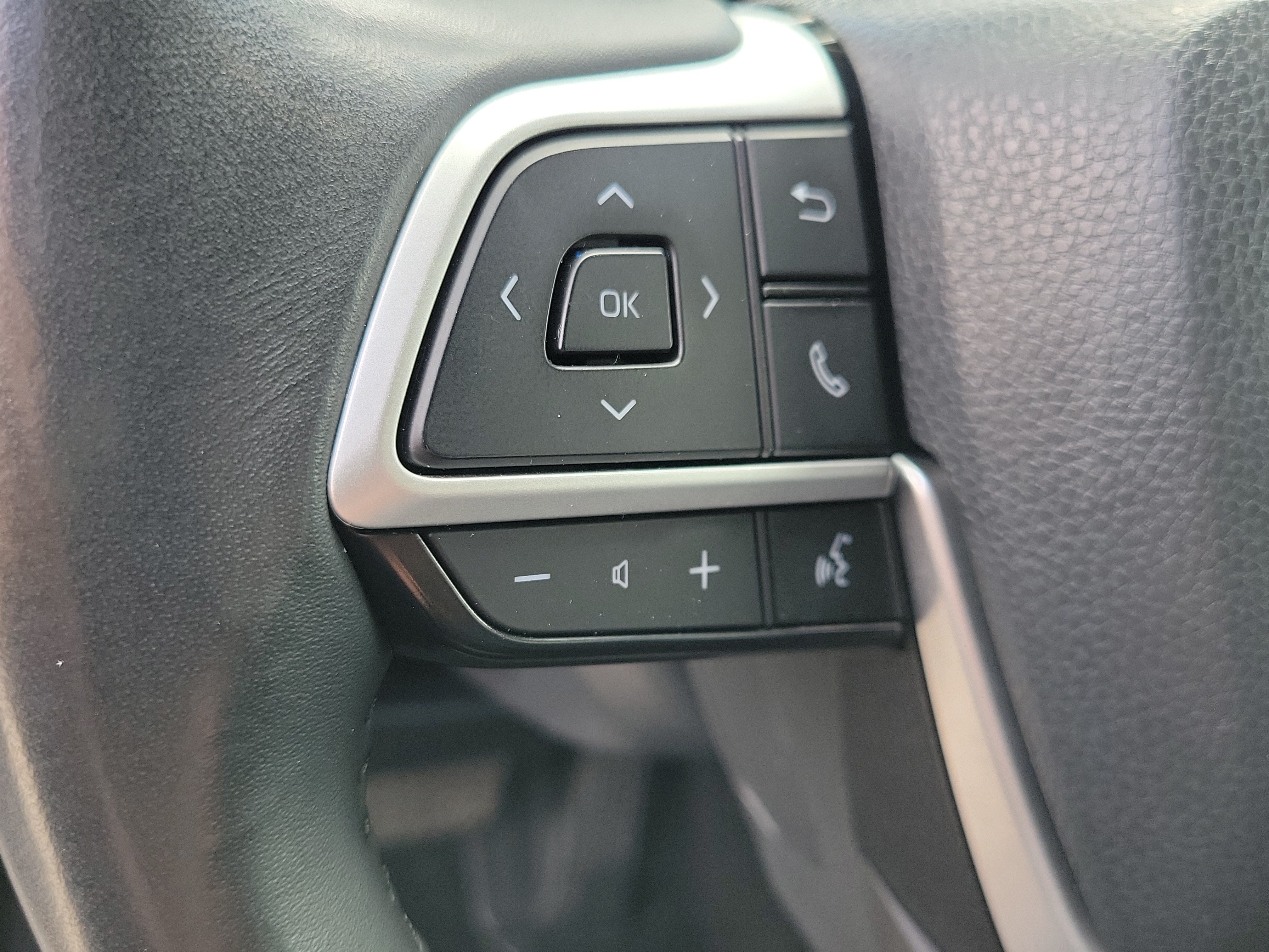 Used 2024 Toyota Grand Highlander XLE FWD image 25