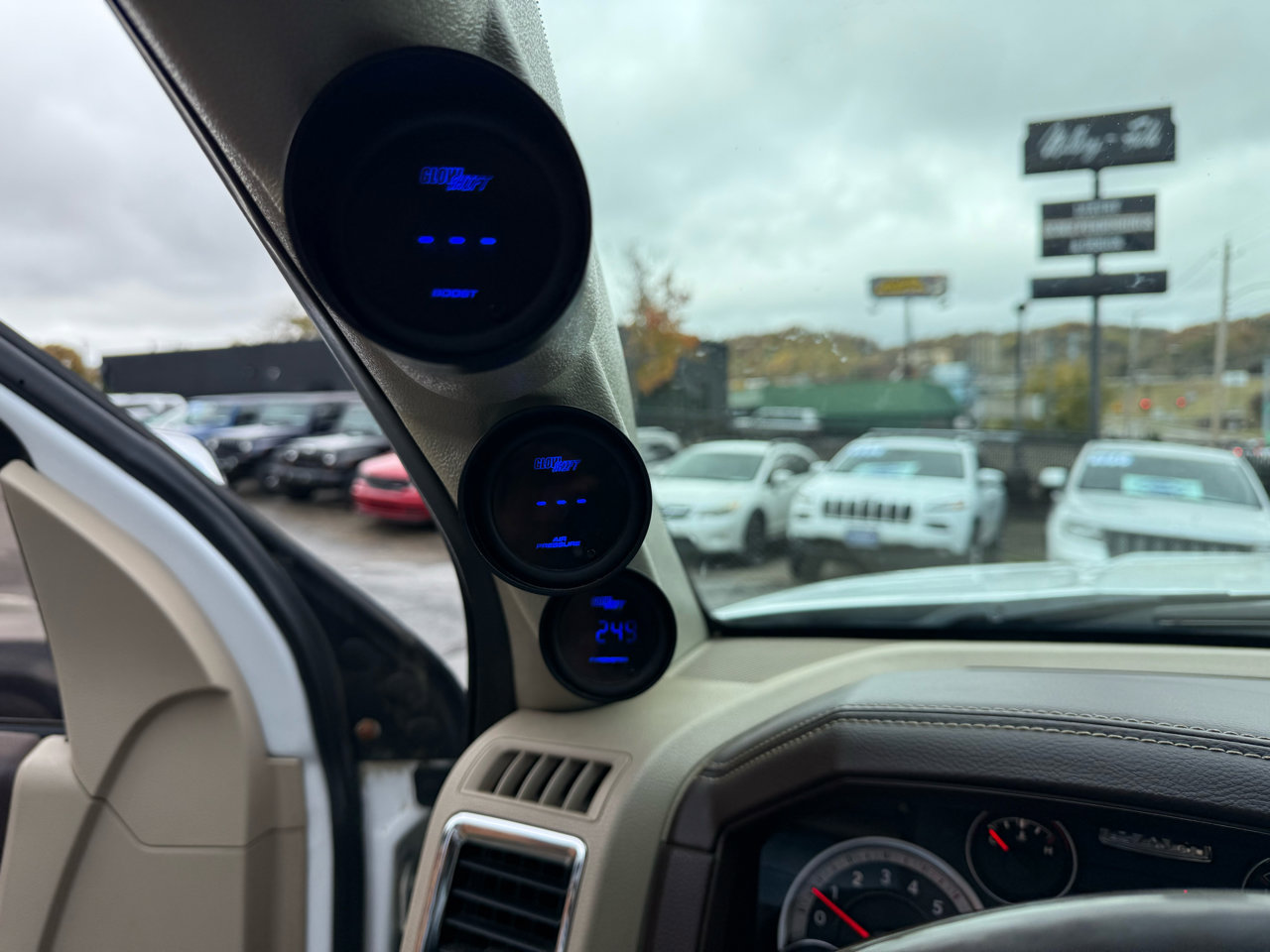 Used 2015 RAM 3500 Laramie w/ Convenience Group image 19