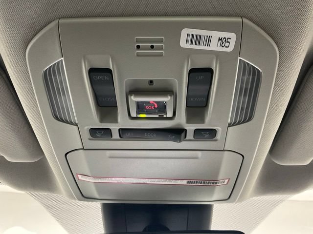 Used 2023 Toyota Highlander XLE AWD/4WD image 18