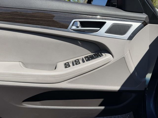 Used 2015 Hyundai Genesis 3.8 AWD/4WD image 14