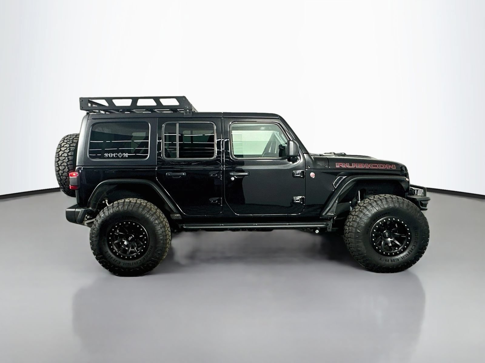 Used 2025 Jeep Wrangler Unlimited Rubicon AWD/4WD image 9