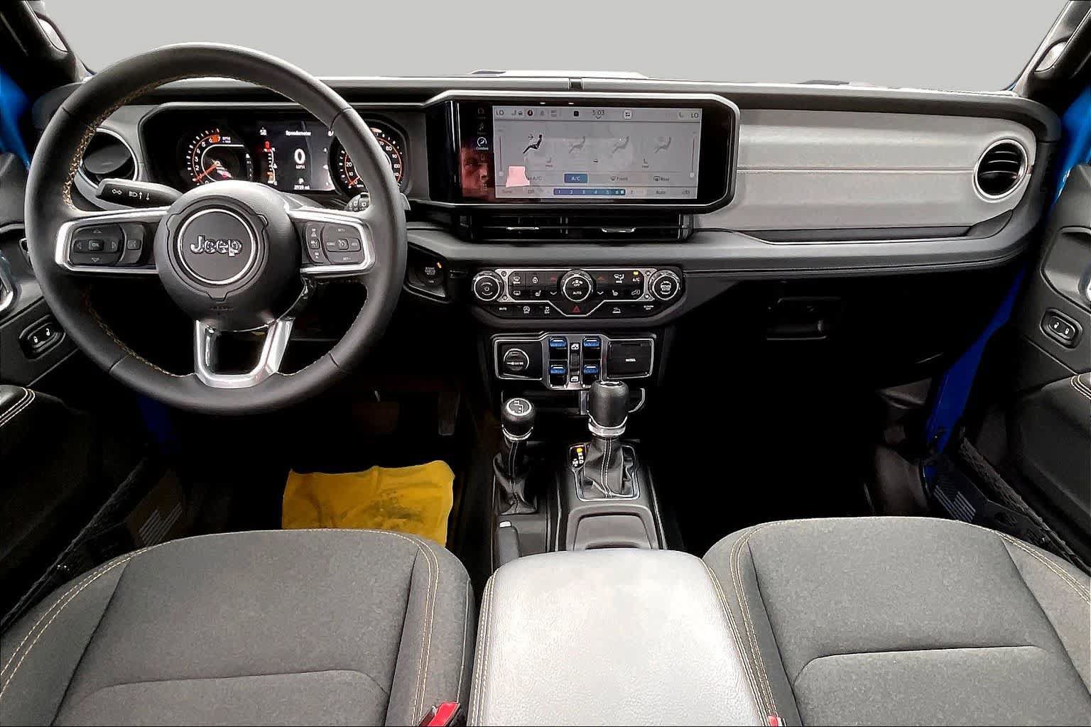 Used 2024 Jeep Wrangler Unlimited Sahara AWD/4WD image 15