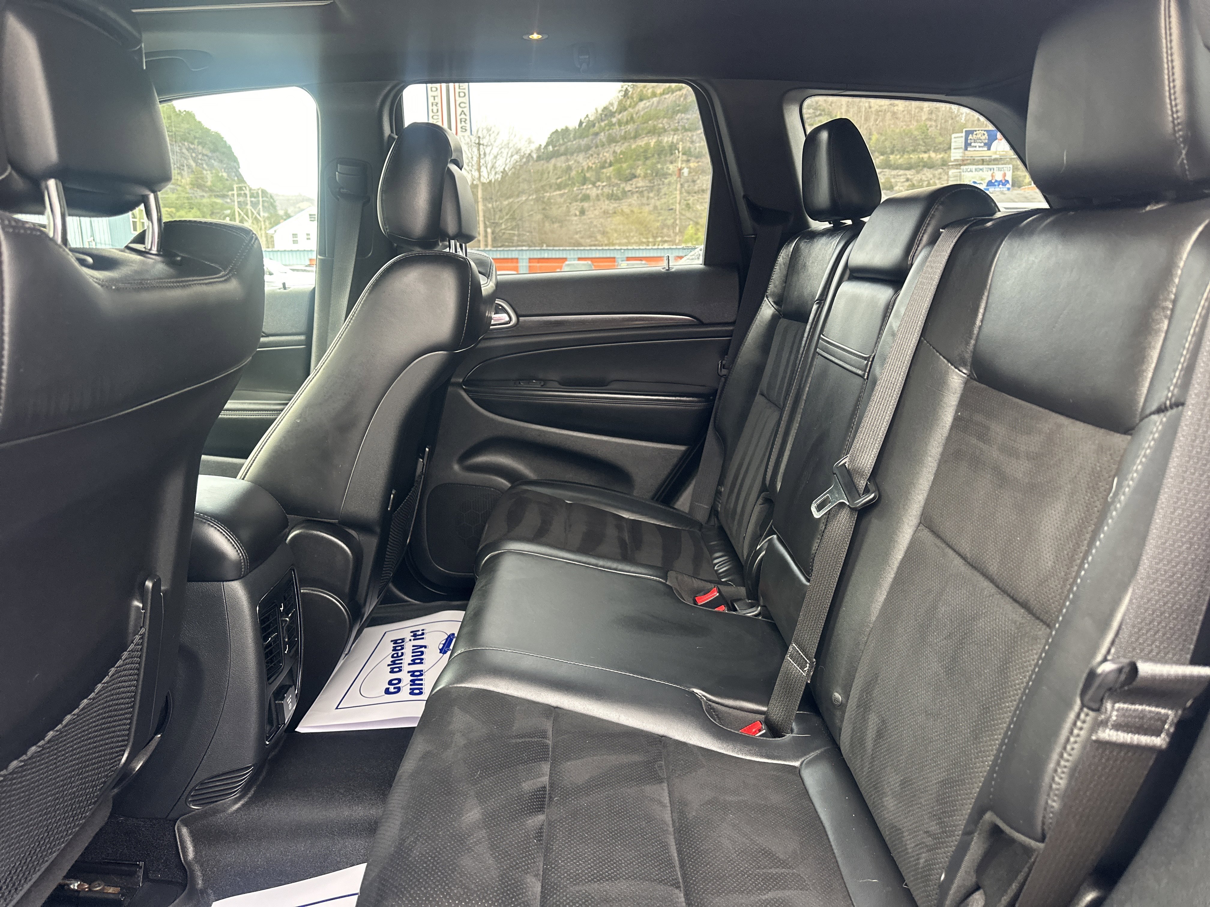 Used 2017 Jeep Grand Cherokee Altitude image 22