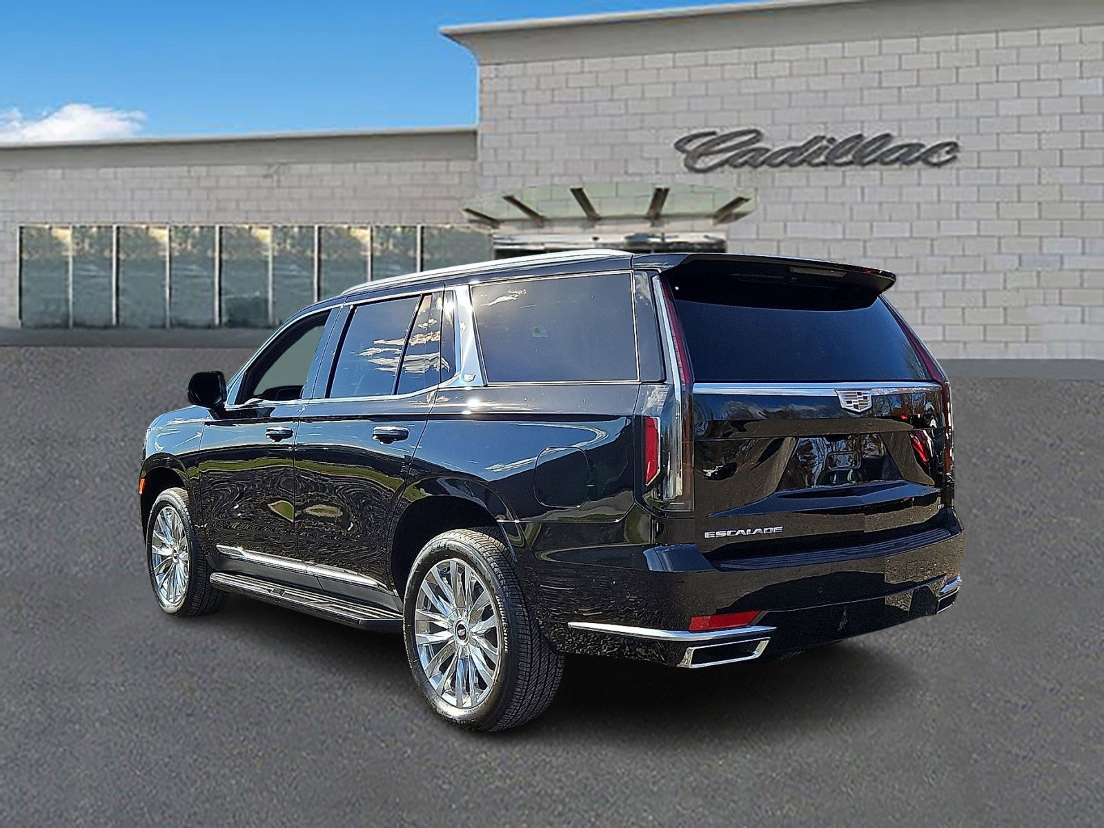 Used 2022 Cadillac Escalade Premium Luxury w/ LPO, Floor Liner Package image 6