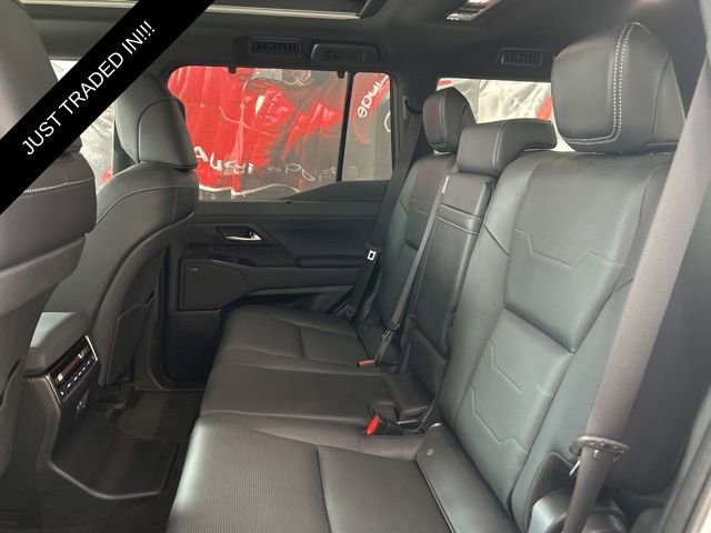 Used 2025 Lexus GX 550 w/ Accessory Package (2T) image 13