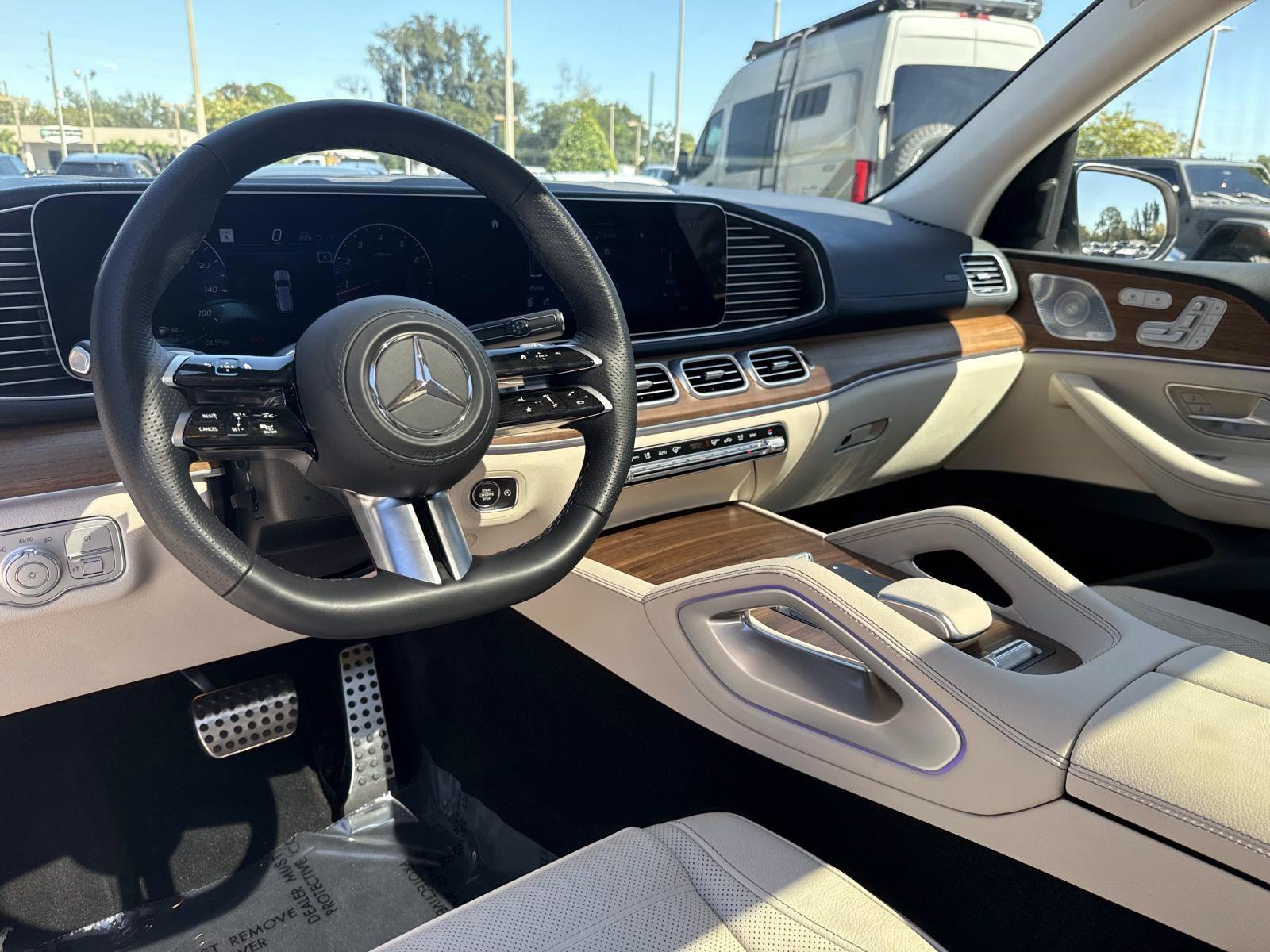 Used 2026 Mercedes-Benz GLS 580 4MATIC w/ Warmth & Comfort Package image 16