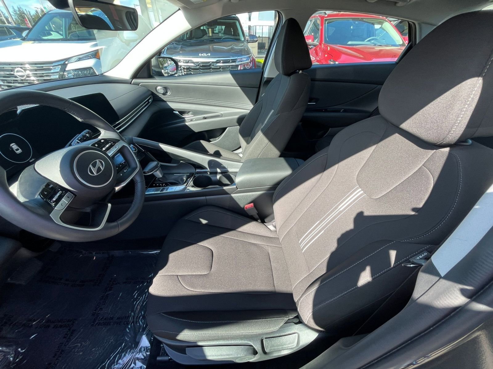 Used 2025 Hyundai Elantra SEL FWD image 29