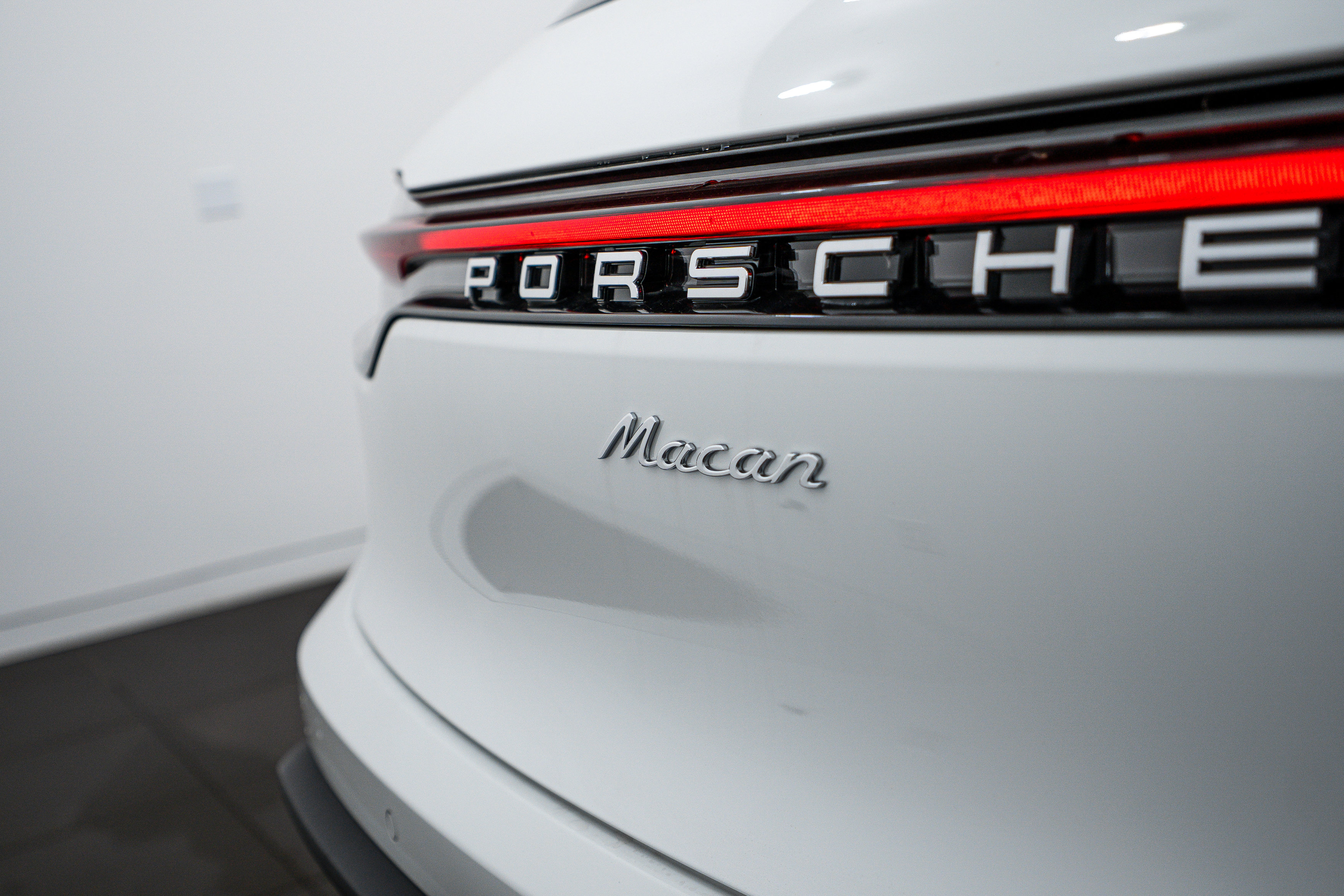 New 2026 Porsche Macan image 25