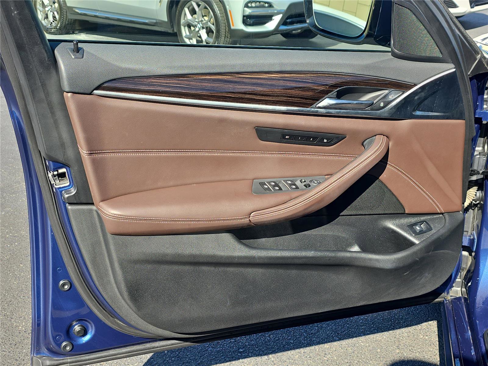 Used 2023 BMW 540i 540i w/ M Sport Package image 14