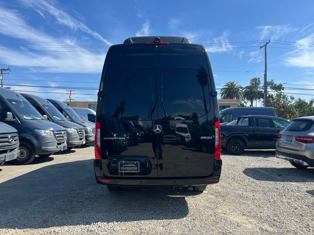 Used 2024 Mercedes-Benz Sprinter 2500 image 7