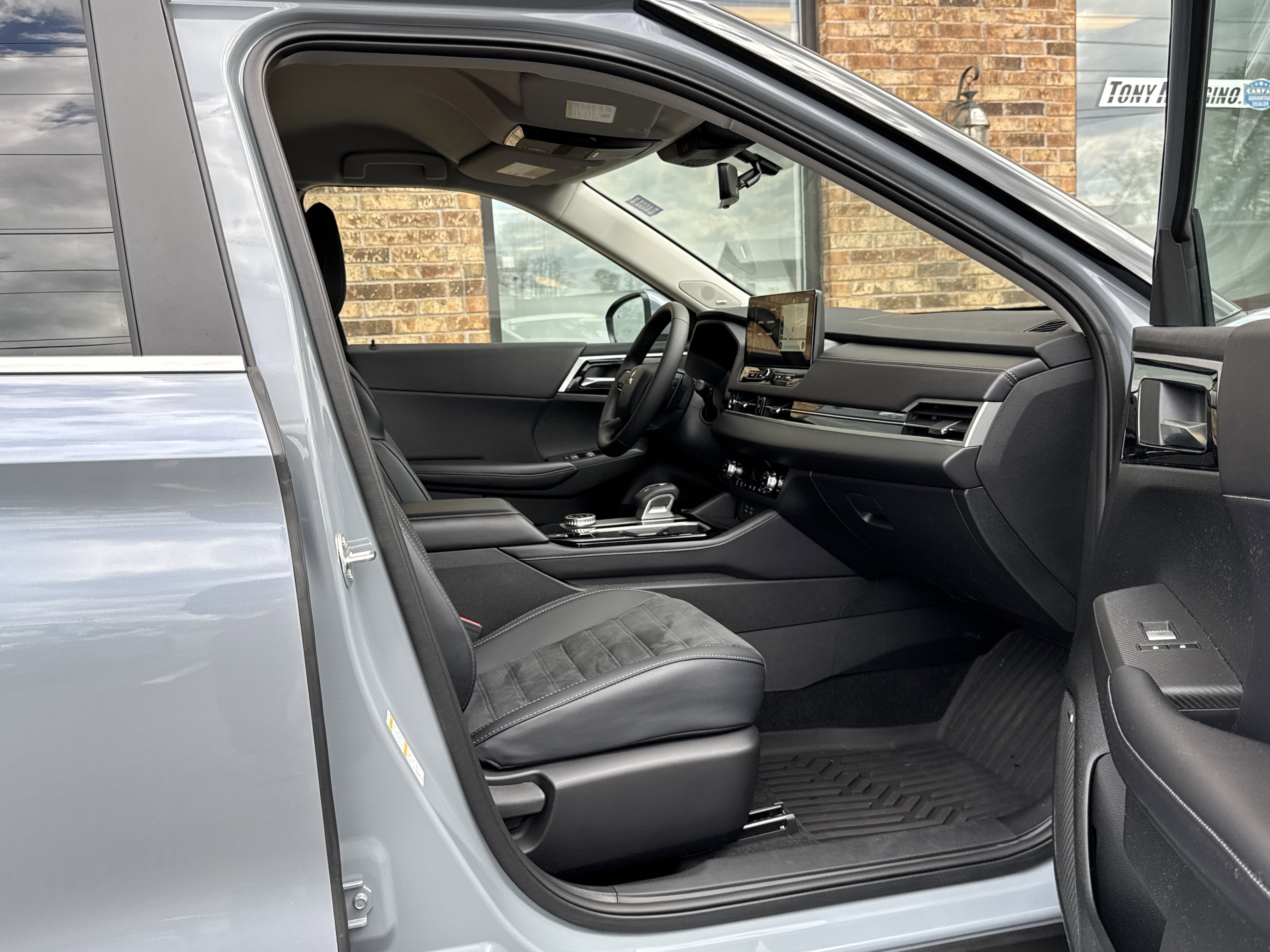Used 2025 Mitsubishi Outlander SE AWD/4WD image 15