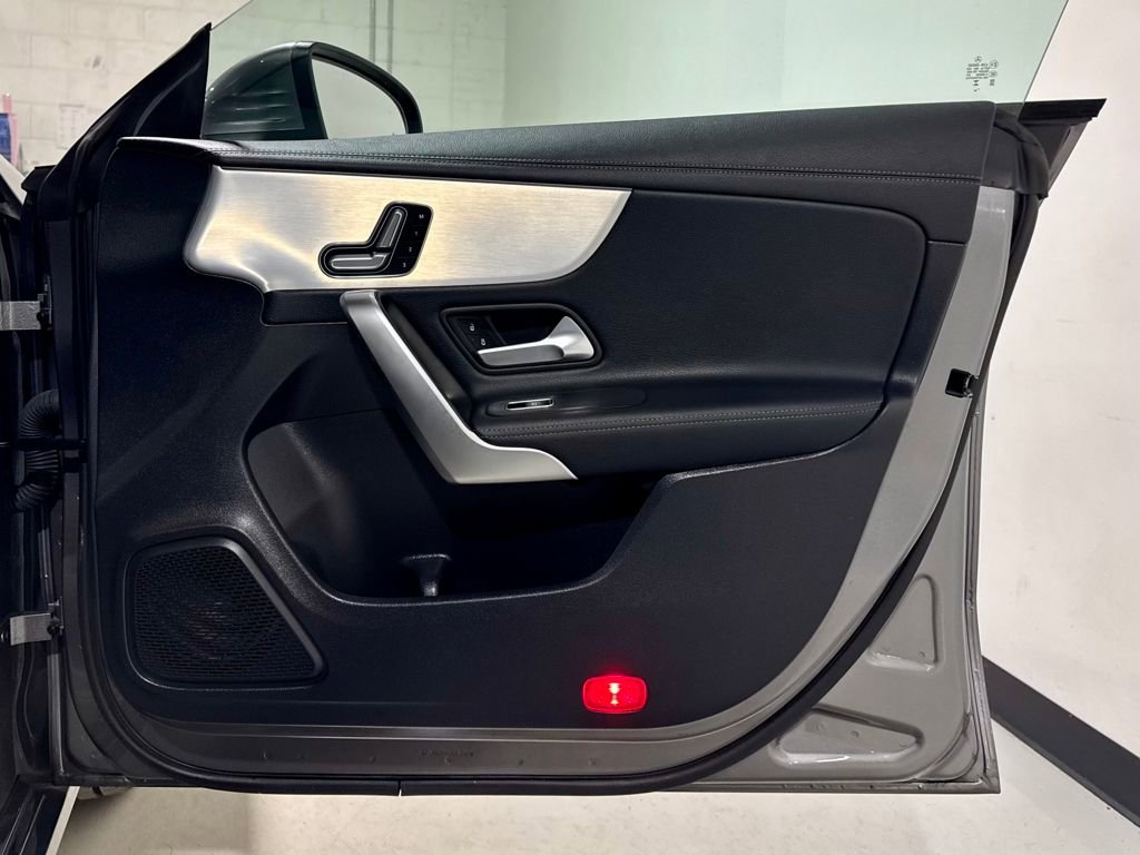 Used 2025 Mercedes-Benz CLA 250 image 23