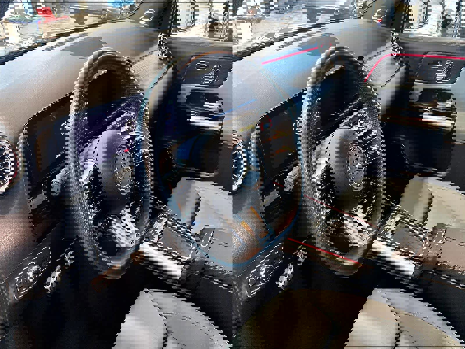 Used 2025 Mercedes-Benz GLA 35 AMG 4MATIC image 8