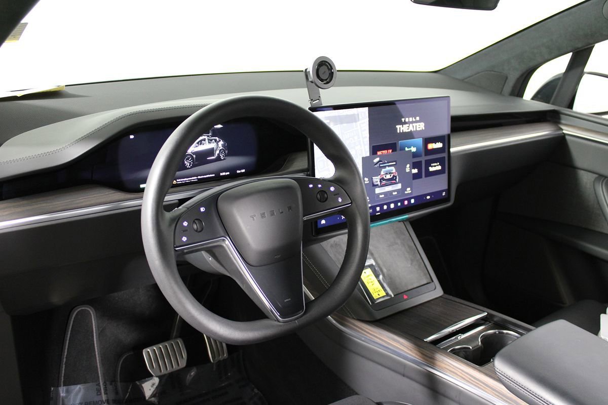 Used 2024 Tesla Model X AWD/4WD image 7