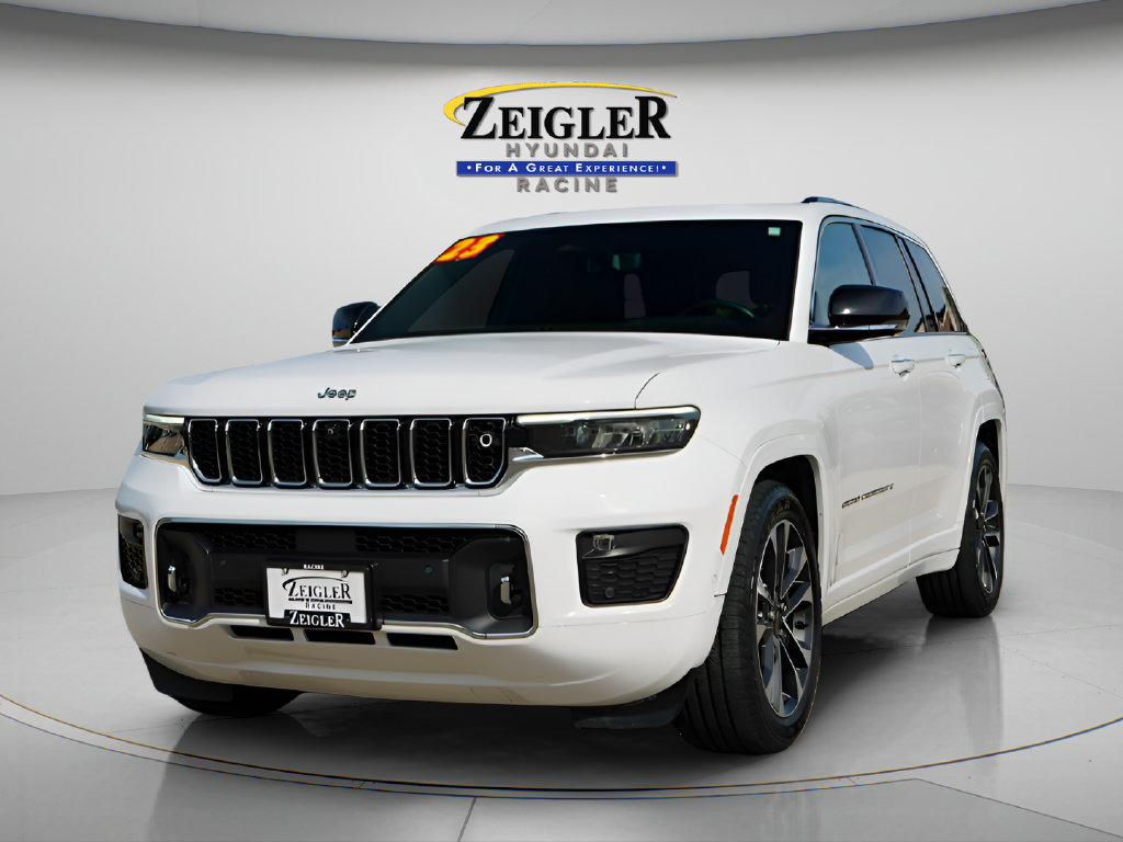 Used 2023 Jeep Grand Cherokee Overland w/ Adv Protech Group III AWD/4WD image 3