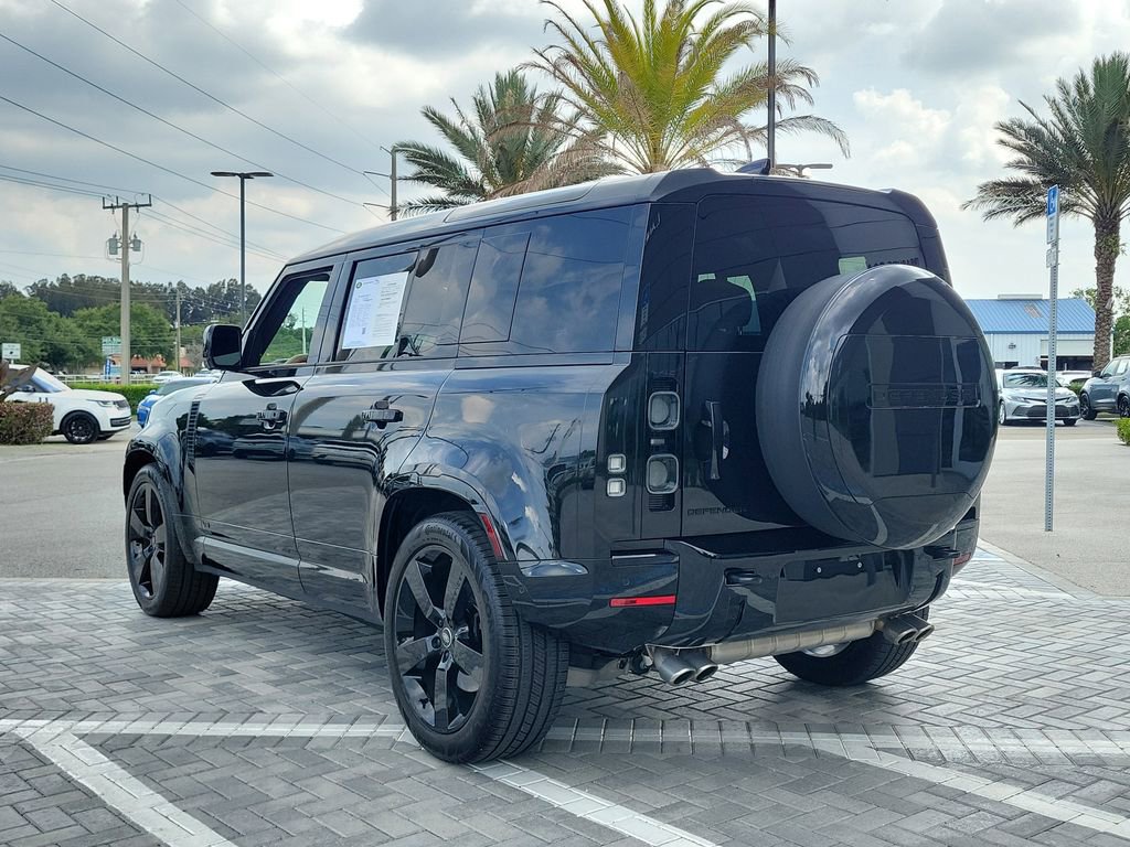 Certified 2025 Land Rover Defender 110 V8 AWD/4WD image 3
