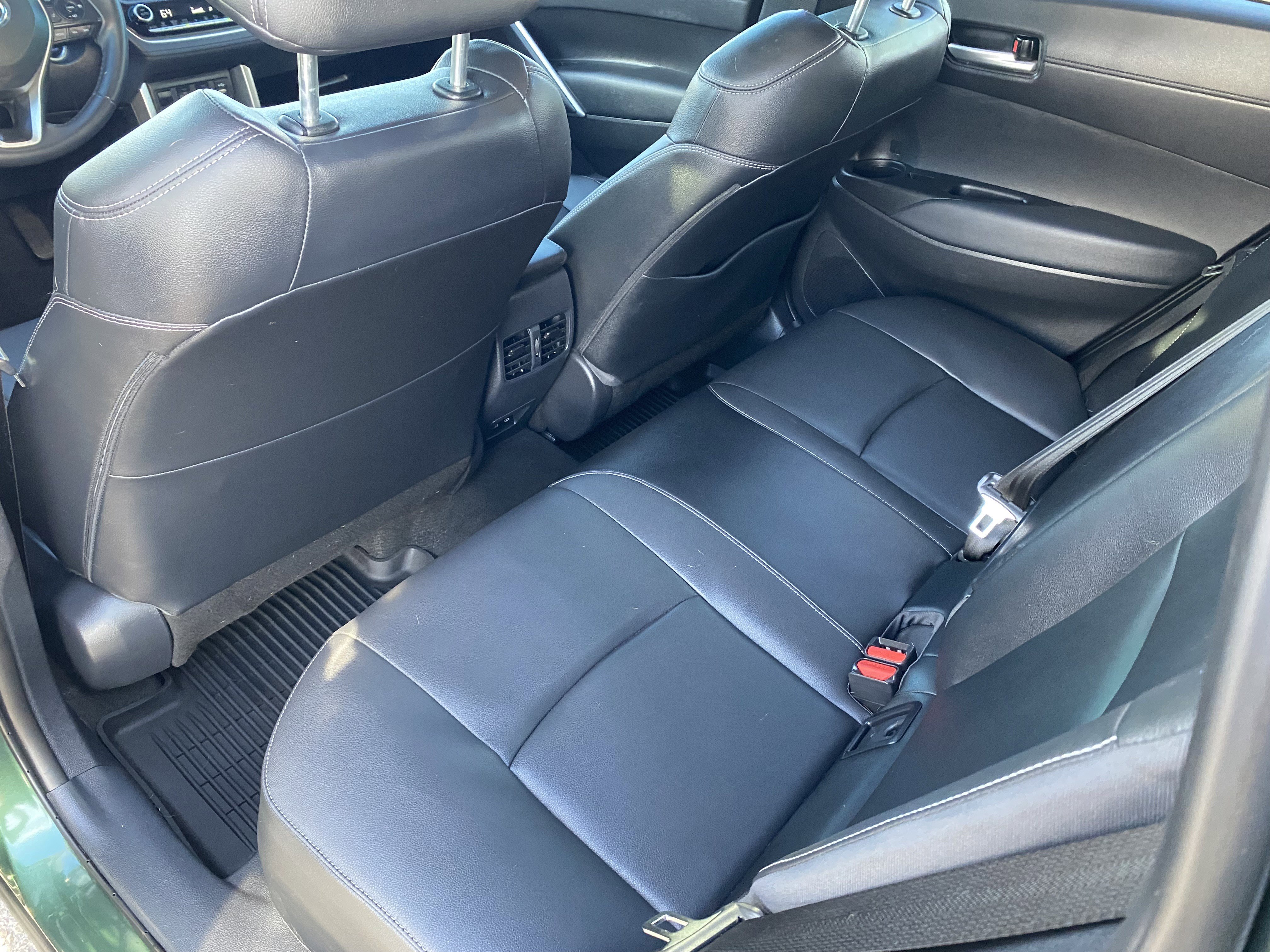 Used 2022 Toyota Corolla Cross XLE image 19