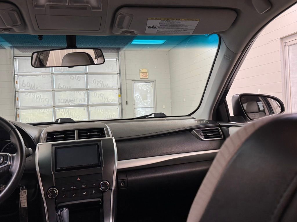 Used 2016 Toyota Camry SE FWD image 19