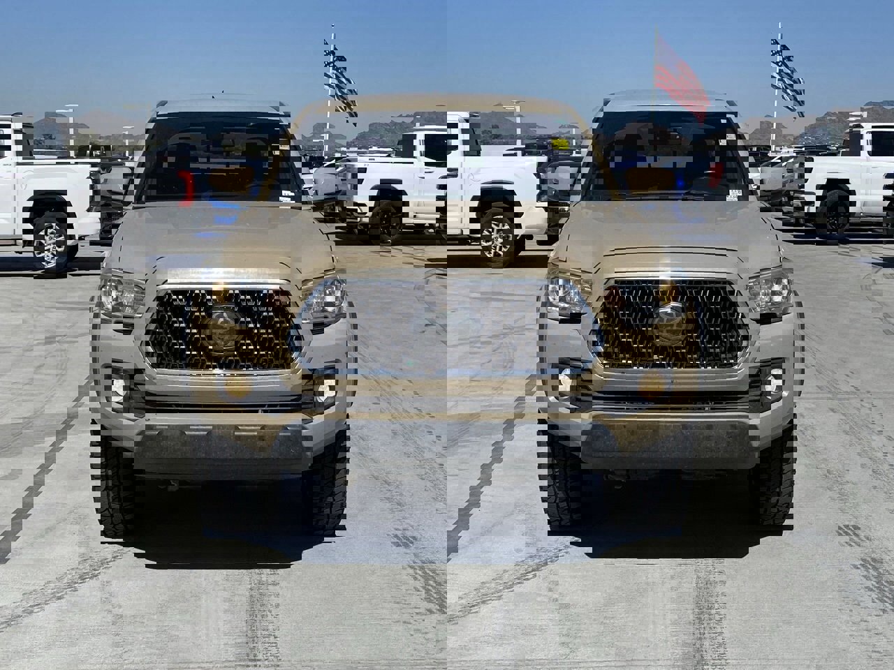 Used 2018 Toyota Tacoma TRD Off-Road image 2