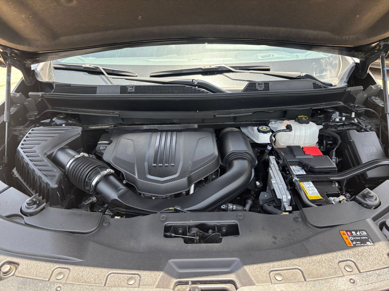 Used 2025 Chevrolet Traverse LT FWD image 36