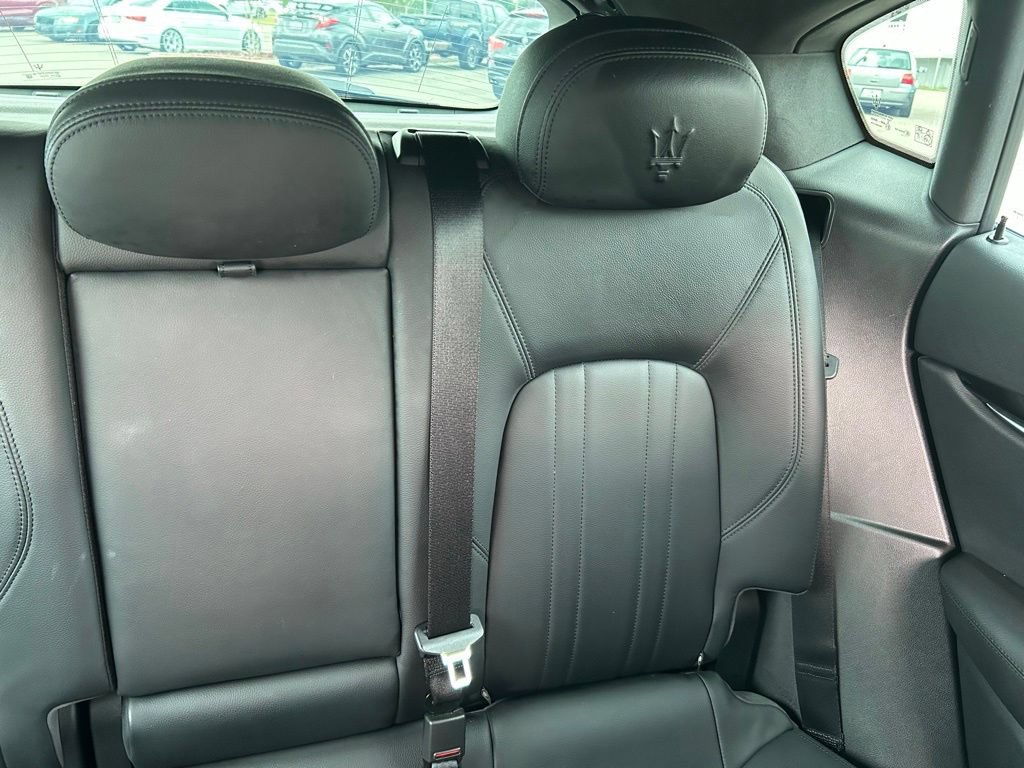 Used 2023 Maserati Levante GT AWD/4WD image 14