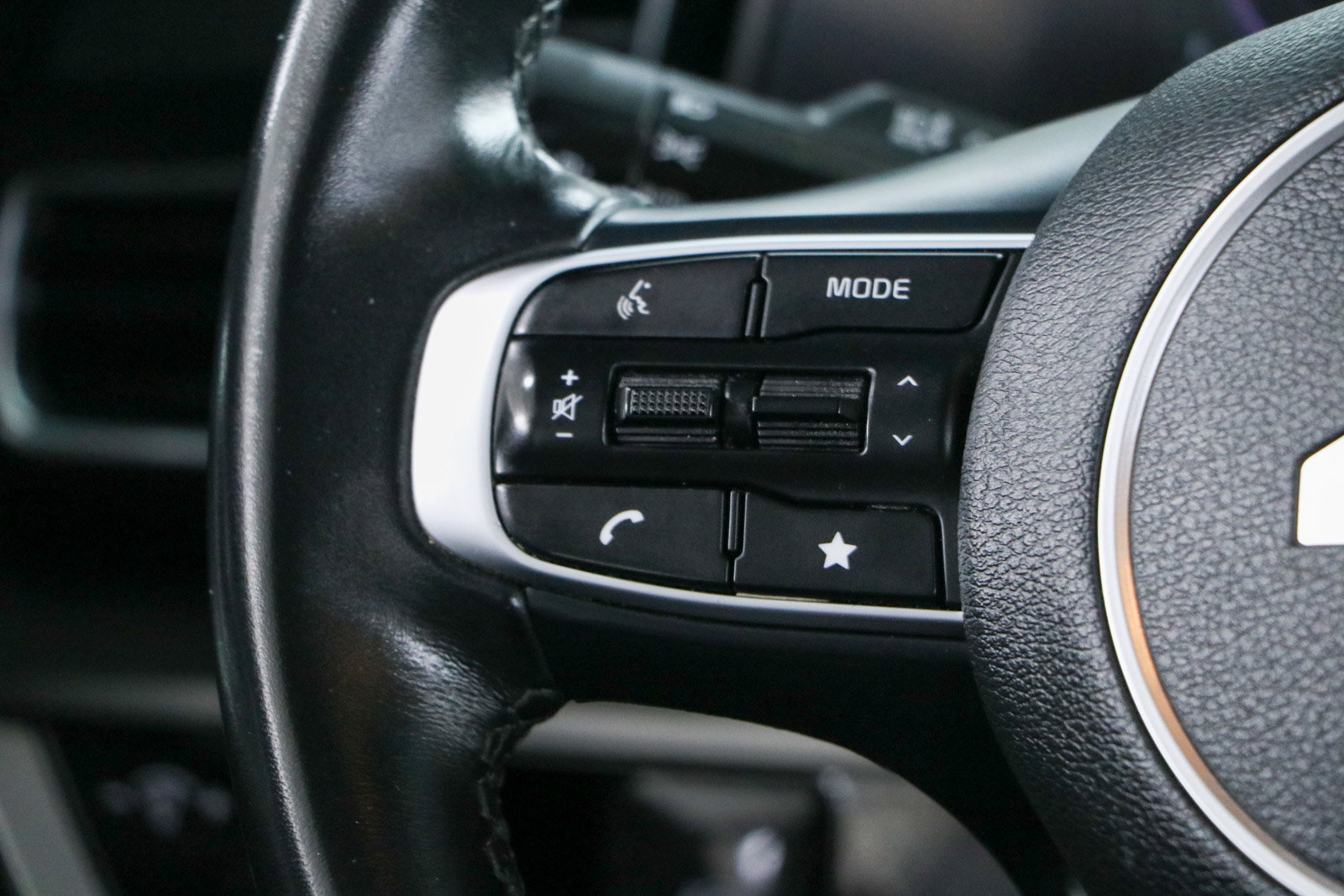 Used 2023 Kia Sportage EX FWD image 13