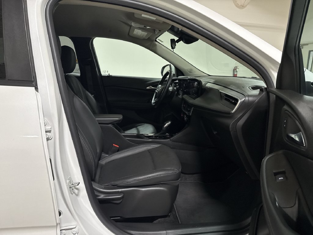 Used 2024 Buick Encore GX Sport Touring AWD/4WD image 21