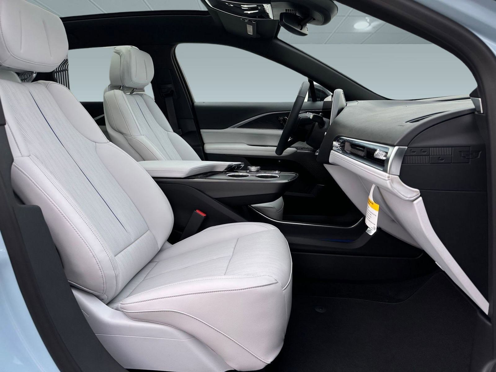 New 2026 Cadillac Lyriq Sport image 30