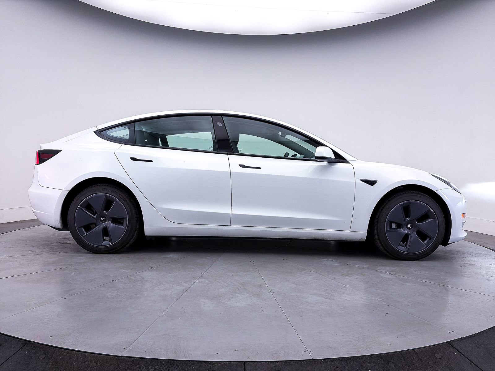 Used 2023 Tesla Model 3 Standard Range image 36