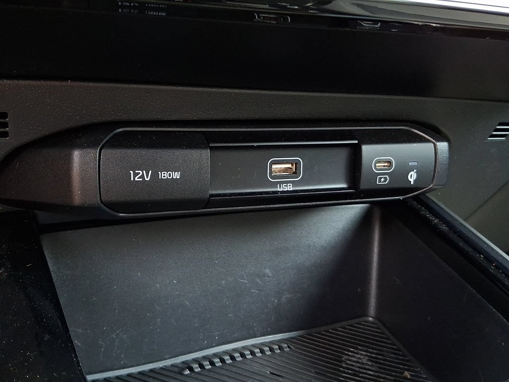 Certified 2023 Kia Niro EX FWD image 27