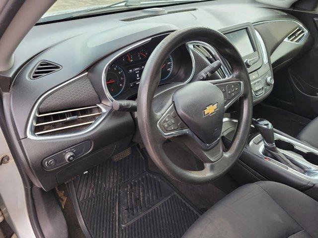 Used 2017 Chevrolet Malibu LT image 19