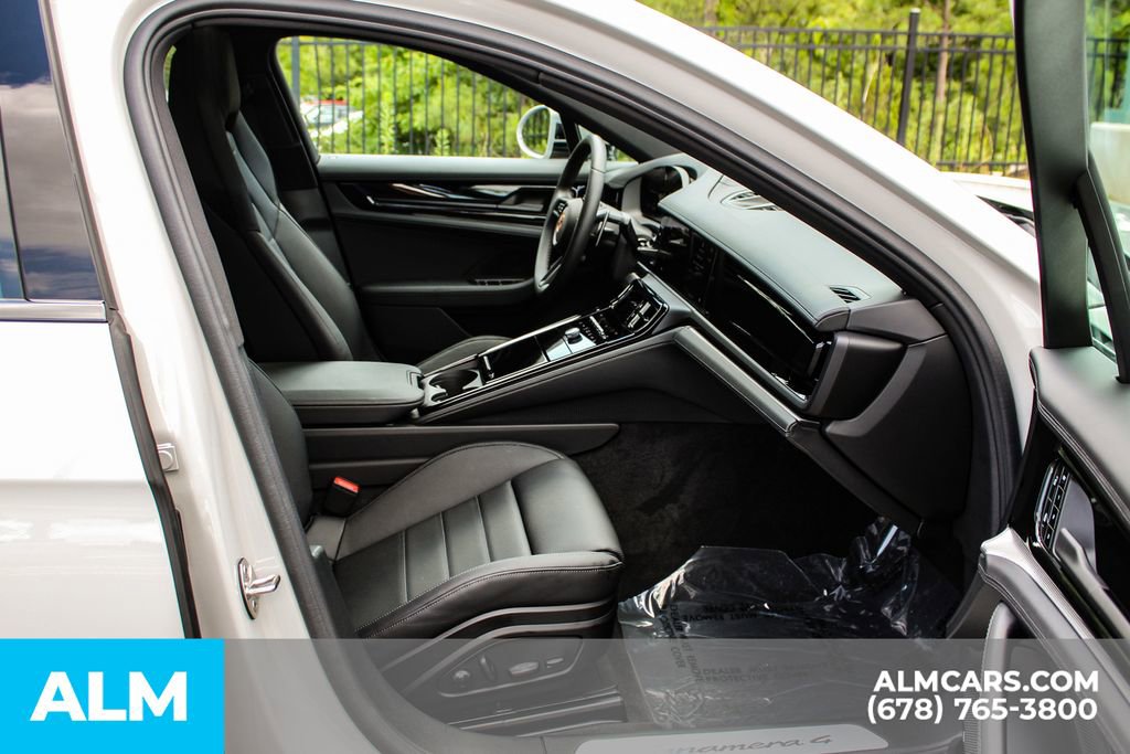 Used 2025 Porsche Panamera 4 image 21