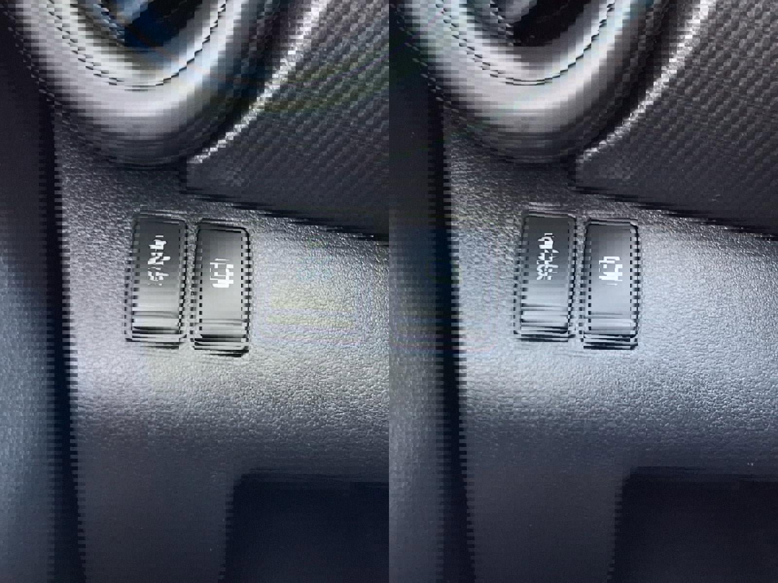 Used 2019 Nissan Kicks S image 21