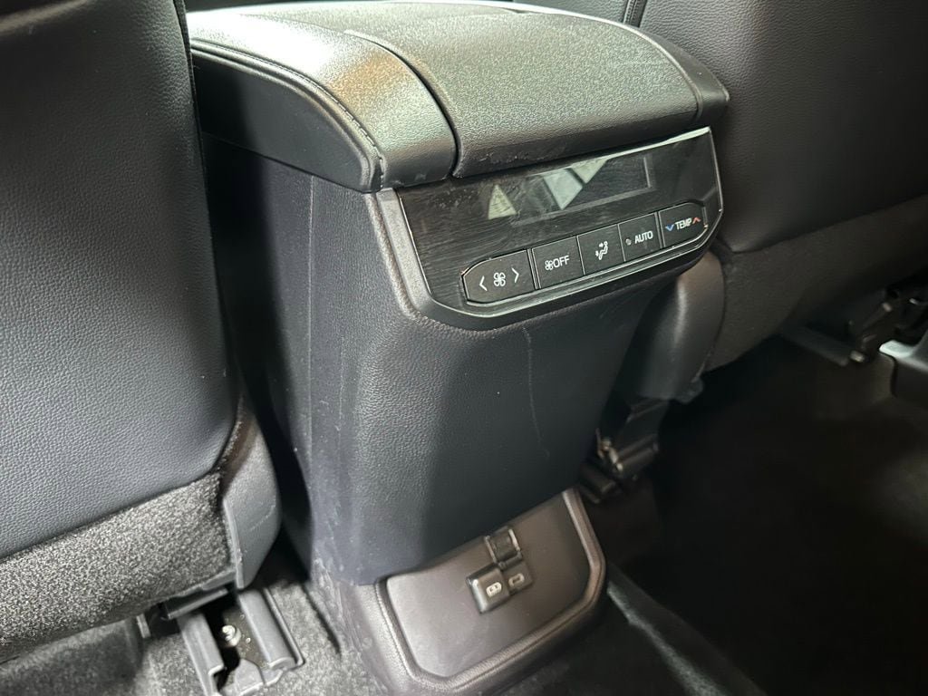 Used 2025 Toyota Highlander XLE AWD/4WD image 52