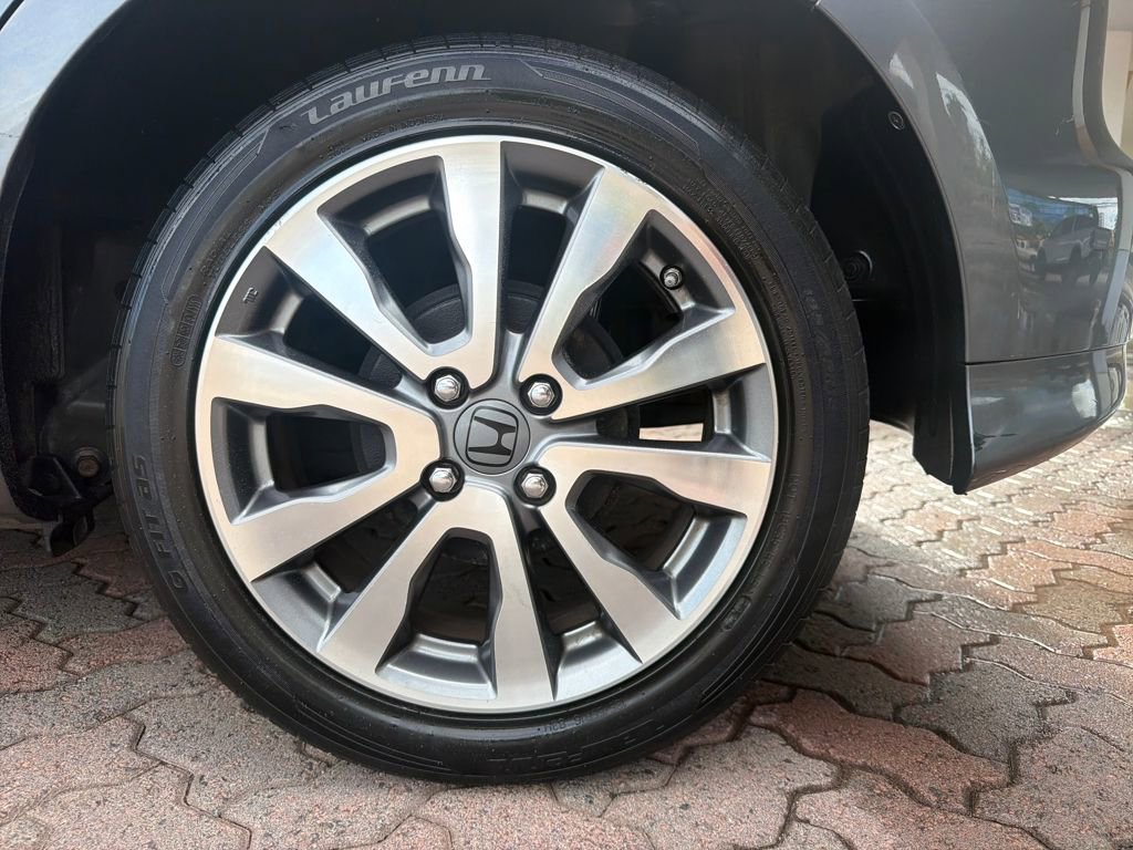 Used 2013 Honda Fit Sport image 18