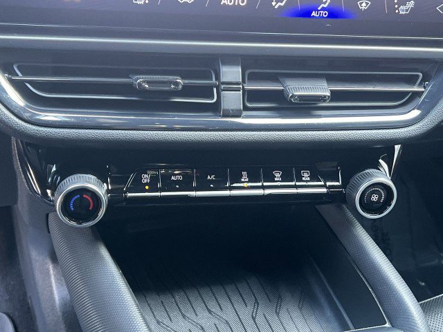 Used 2024 Chevrolet Equinox EV RS image 17